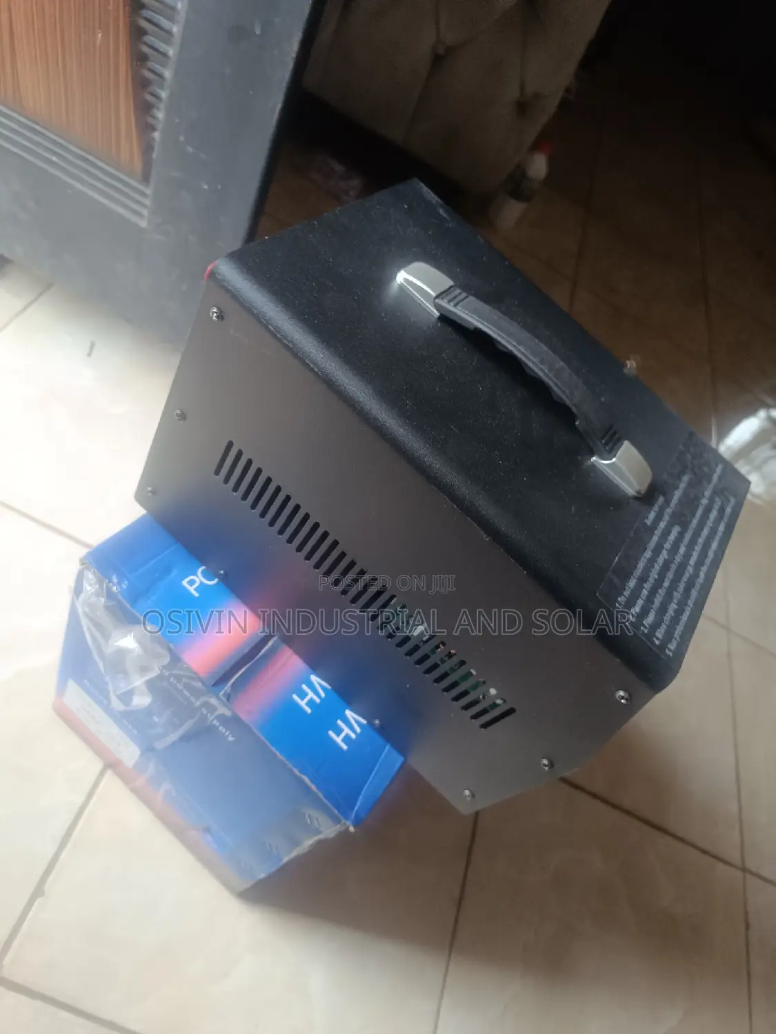 2000w Jordy Ele Standing Power Station or Solar Generator