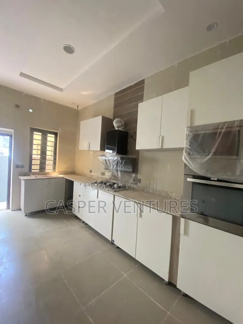 4bdrm Duplex in Vgc for rent