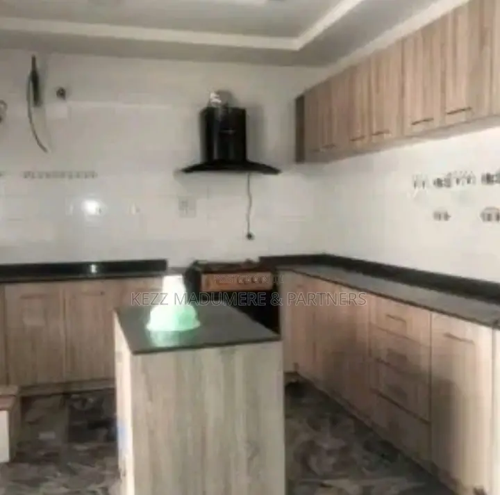 4bdrm Duplex in Inside A Gated for sale