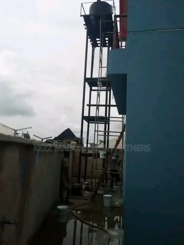 6bdrm Block of Flats in Ihiagwa , Owerri for sale