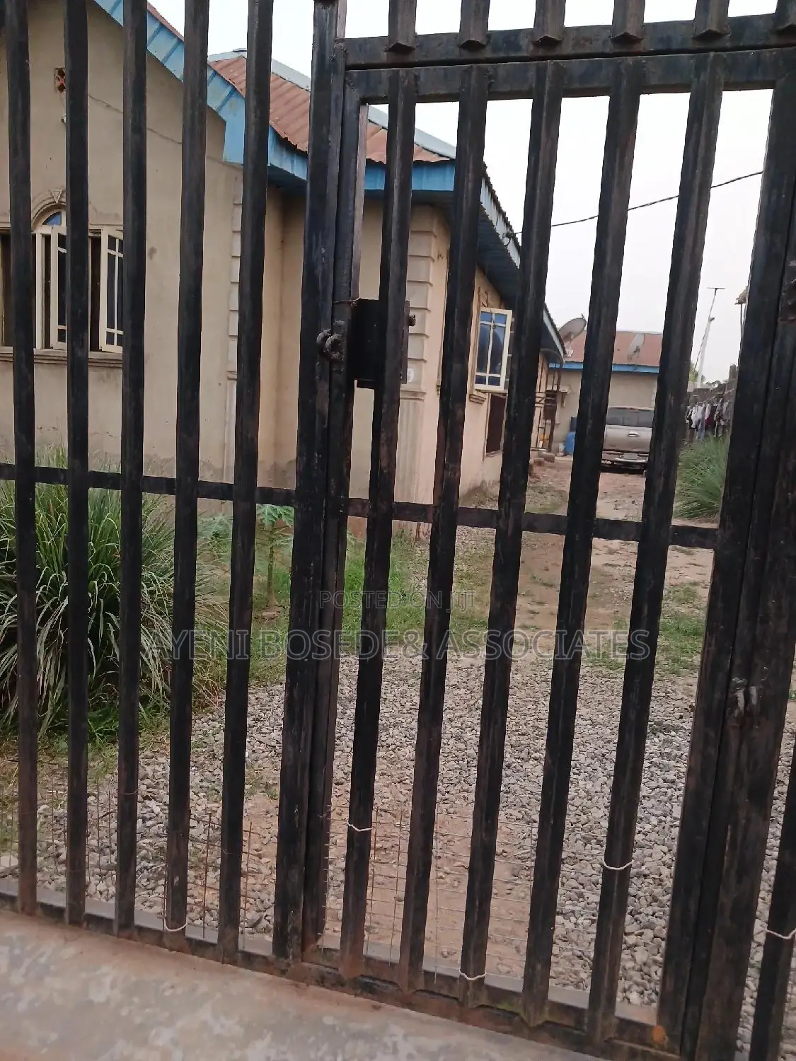 4bdrm Bungalow in Ibasha, Obafemi-Owode for sale