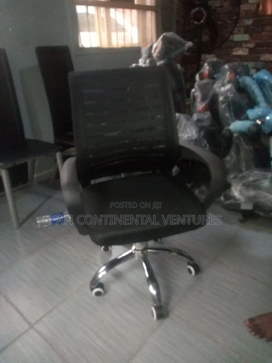 Durable Victory Swivel Chair