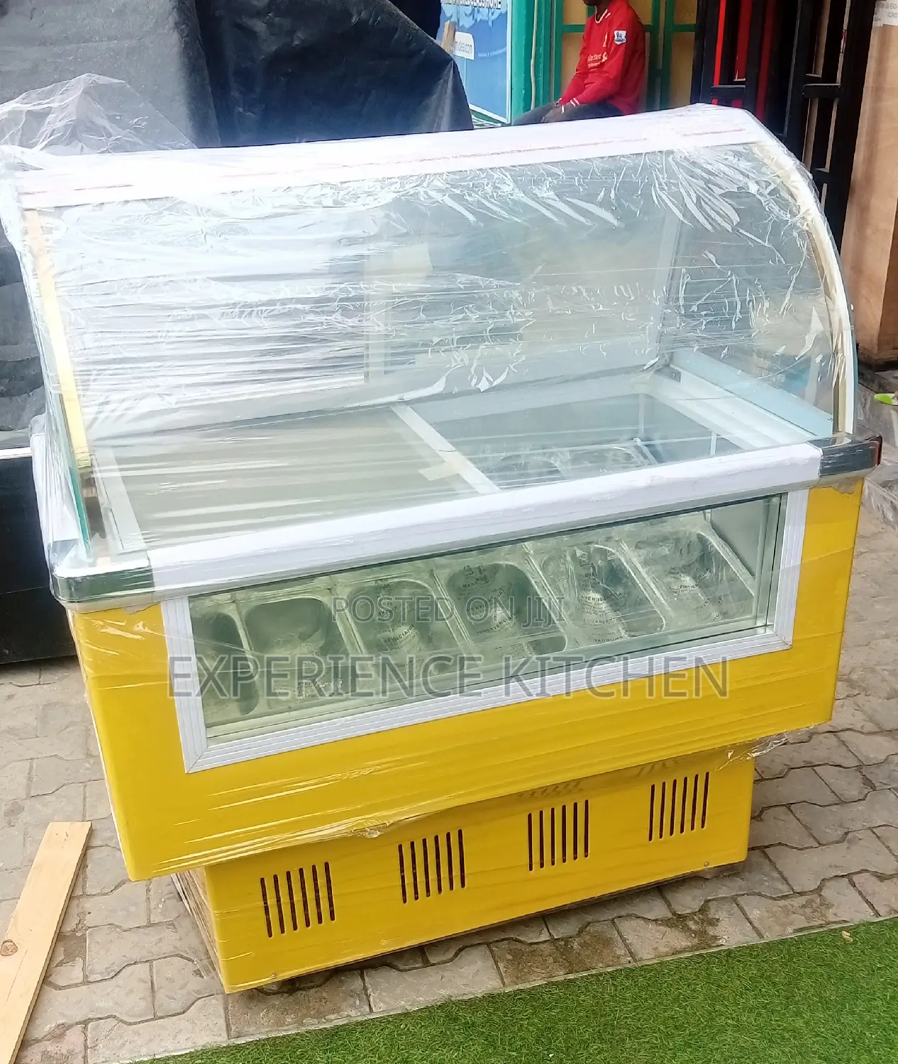 12 Plate Ice Cream Display