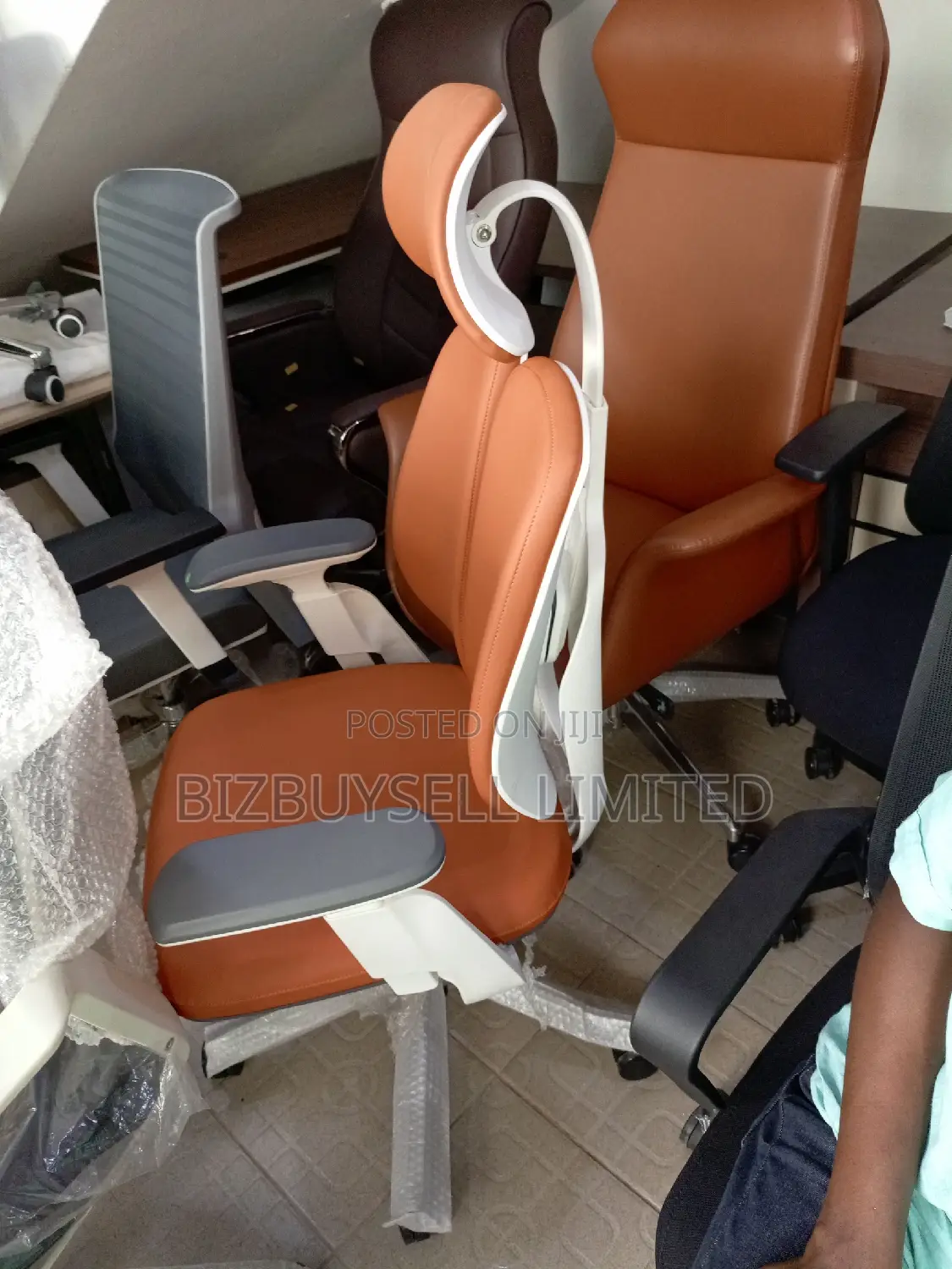 Super Executive Egornomy Swivel and Reclining Chair.