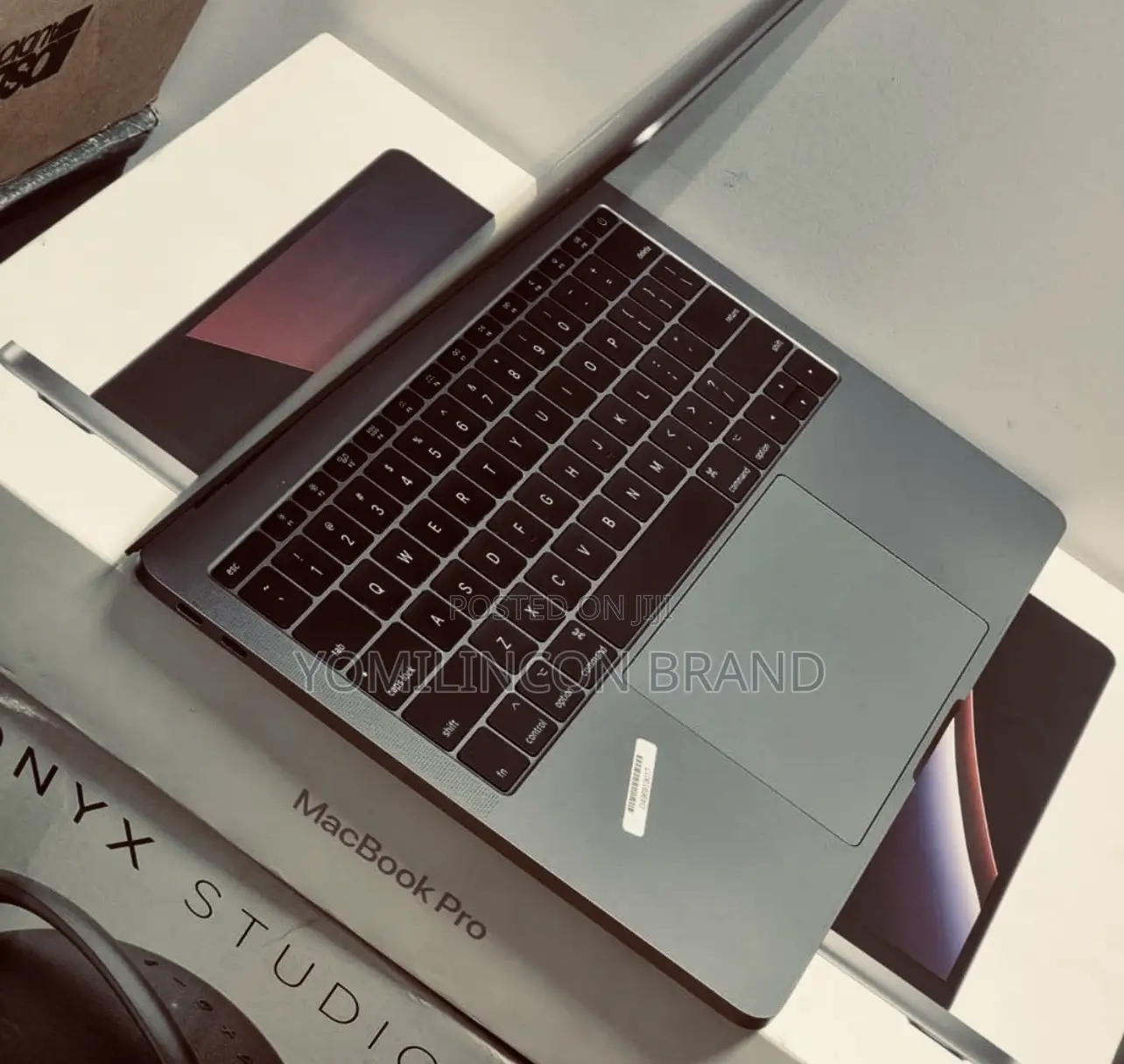 Laptop Apple MacBook Pro 2017 16GB Intel Core I5 SSD 512GB