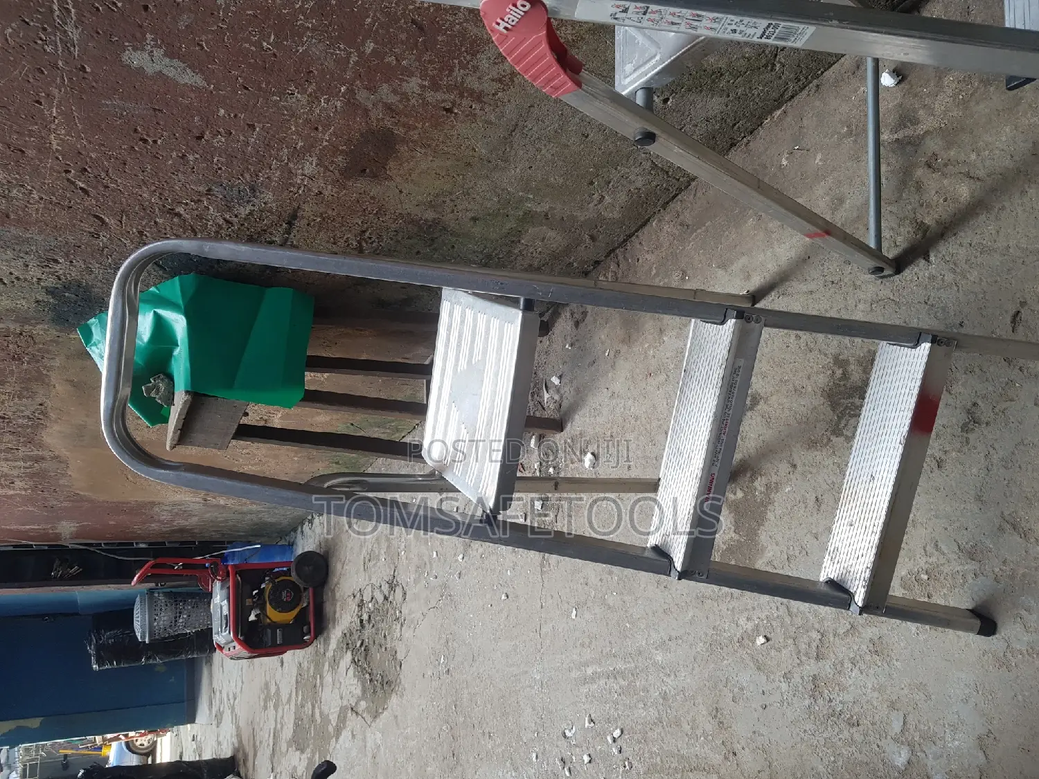 Aluminum Ladder 53"