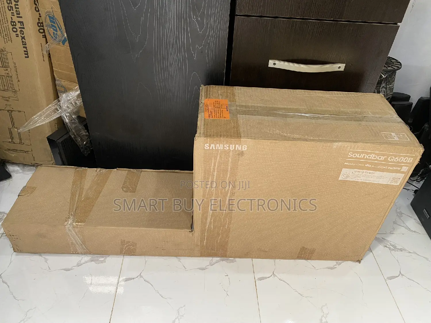 Samsung Q-Series Soundbar HW-Q600B 3.1.2ch. With Q-Symphony