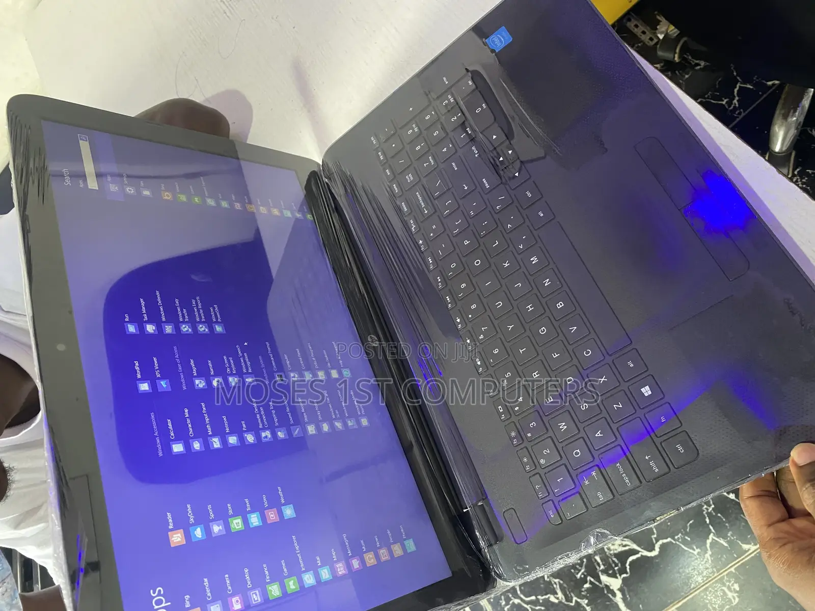New Laptop HP 4GB Intel SSD 256GB