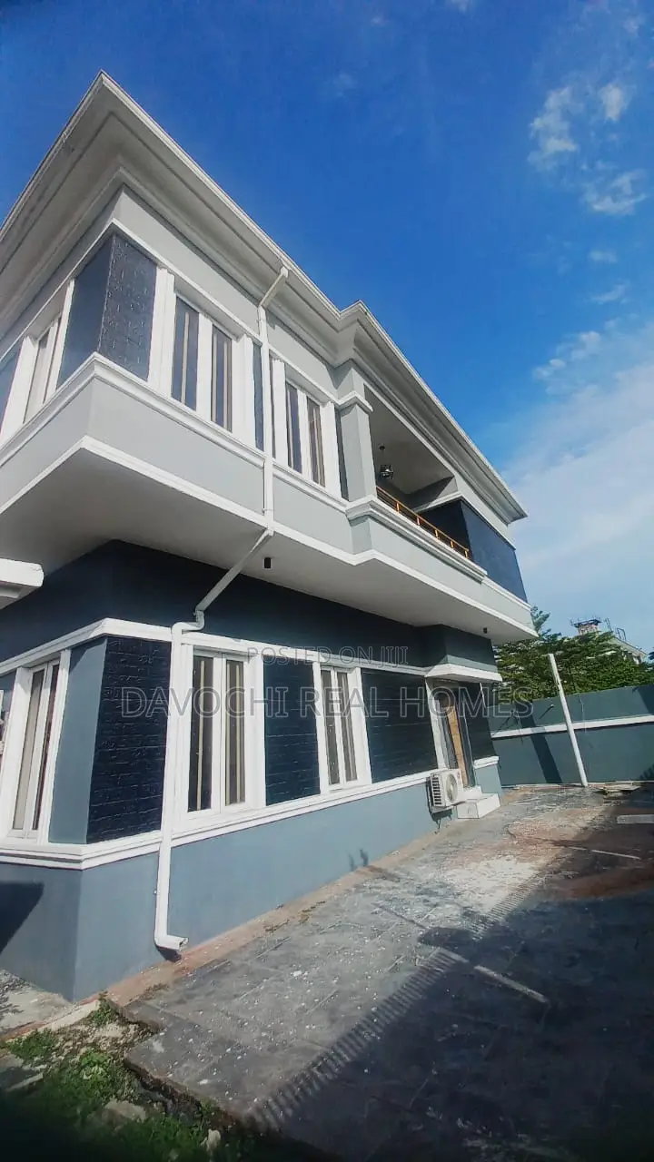 4bdrm Duplex in Chevron Drive, Lekki for rent
