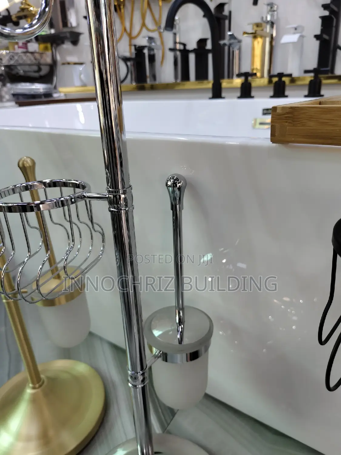 Round Chrome Tissue Holder And Toilet Brush (Vertical)