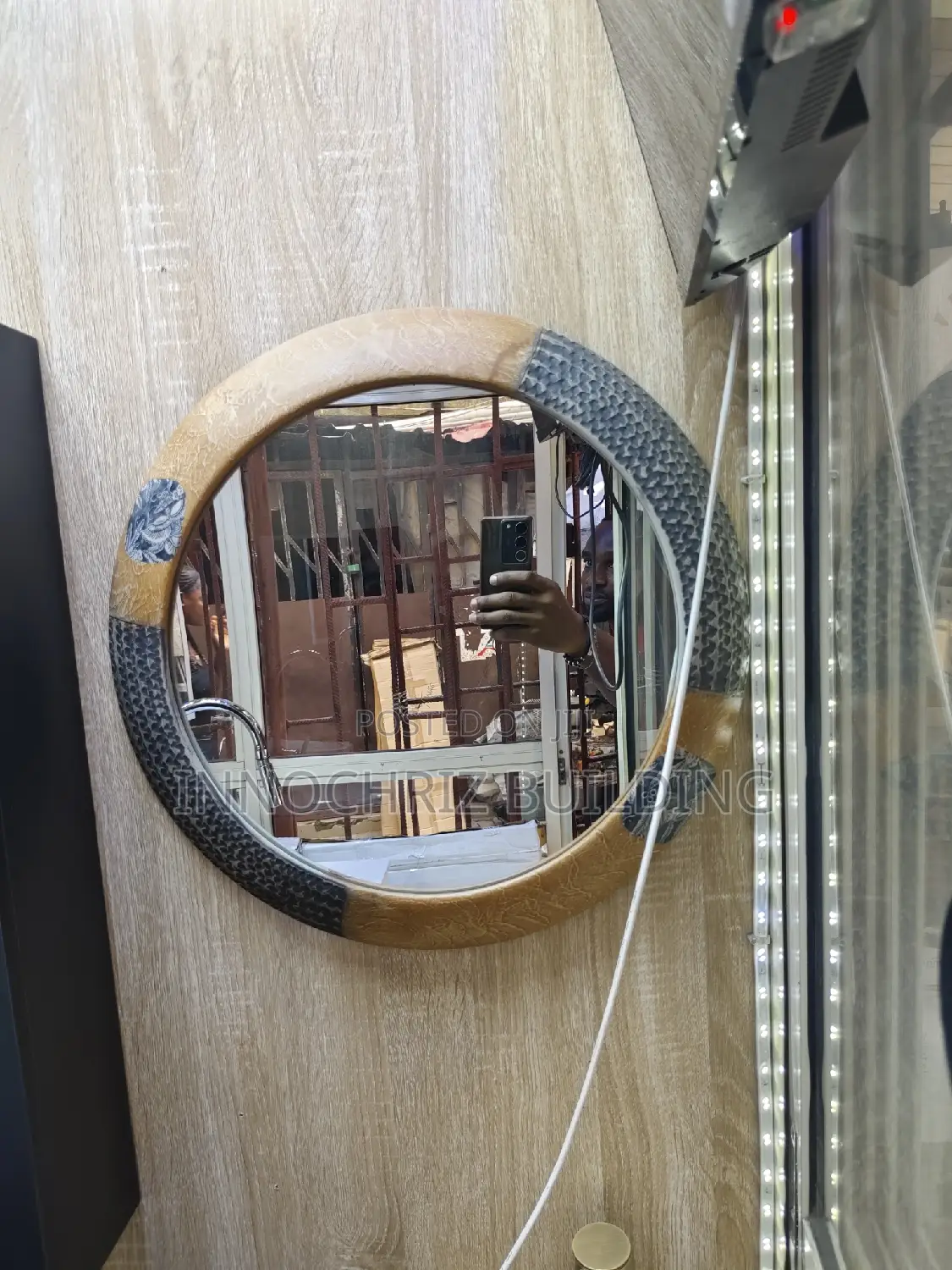 Aesthetic Washing Hand Basin With Mirror