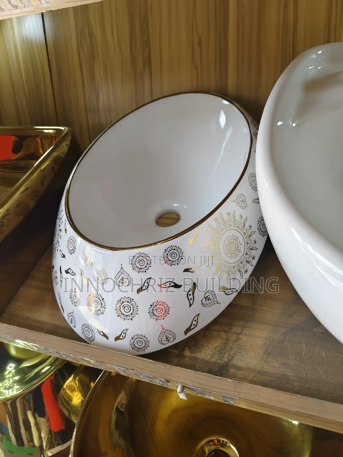 Oval White And Gold Basin (8643)