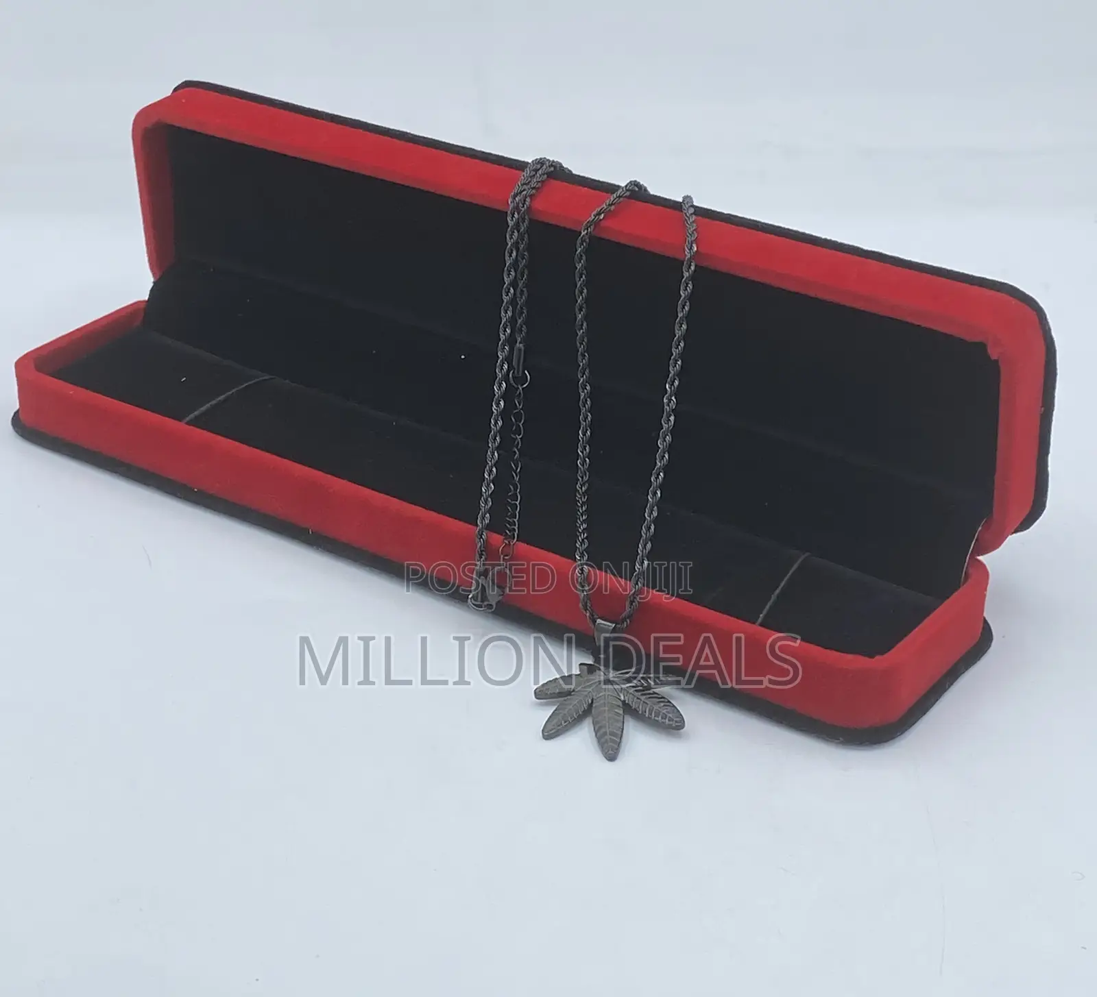 Trendy Leaf Inspires Men’S Neckpiece N Pendant