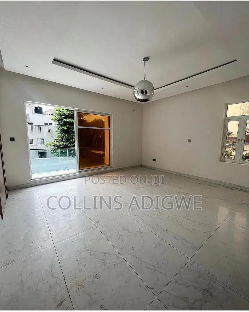 3bdrm Apartment in Victoria Island for sale