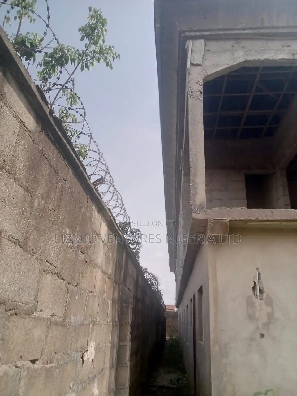 2bdrm Block of Flats in Agric Rd, Igando / Ikotun/Igando for sale
