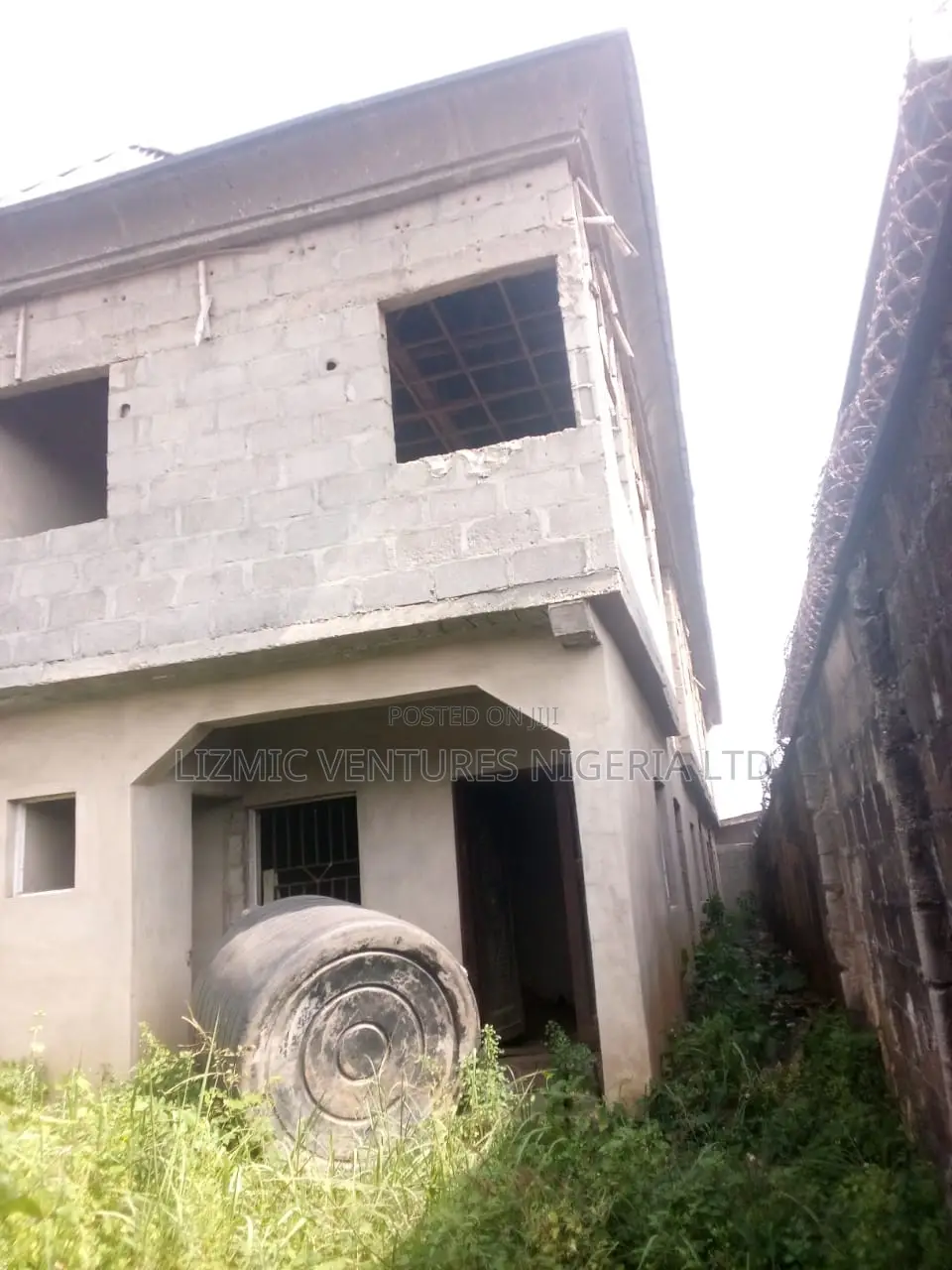 2bdrm Block of Flats in Agric Rd, Igando / Ikotun/Igando for sale