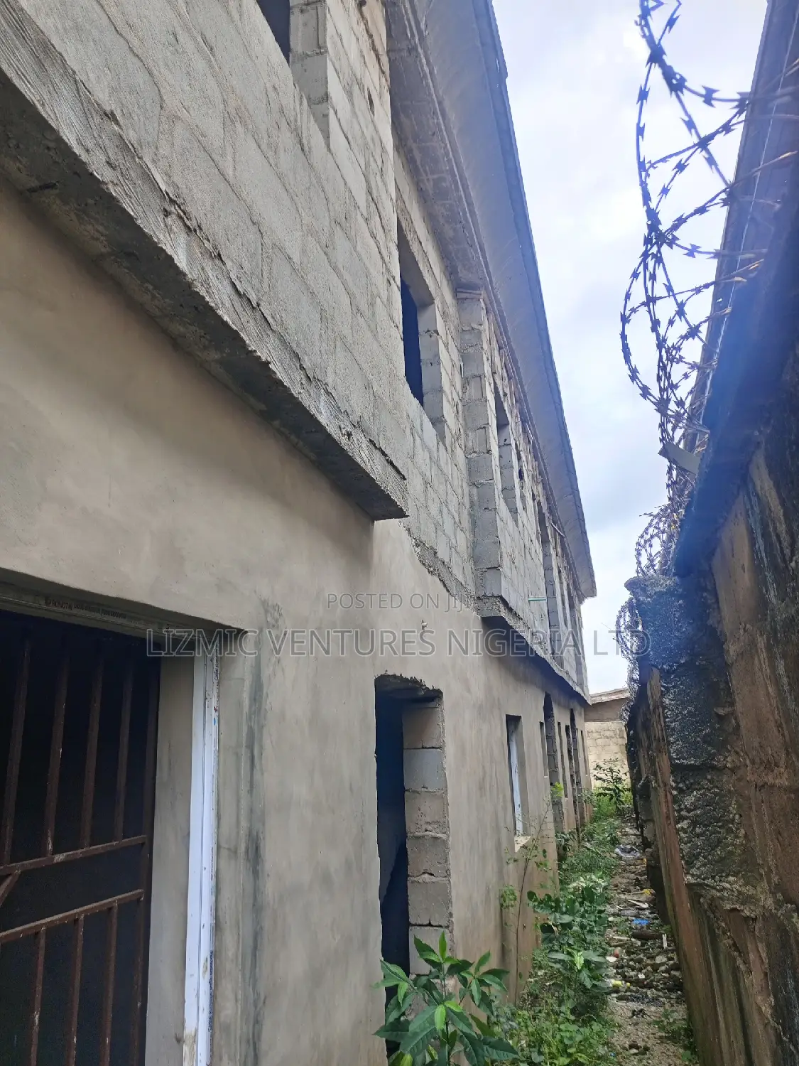 2bdrm House in Agric/Modina, Igando / Ikotun/Igando for sale