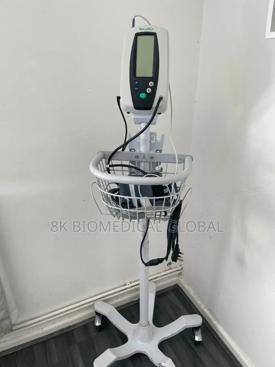 UK Used Welch Allyn Spot Vital Sign Monitor on Stand