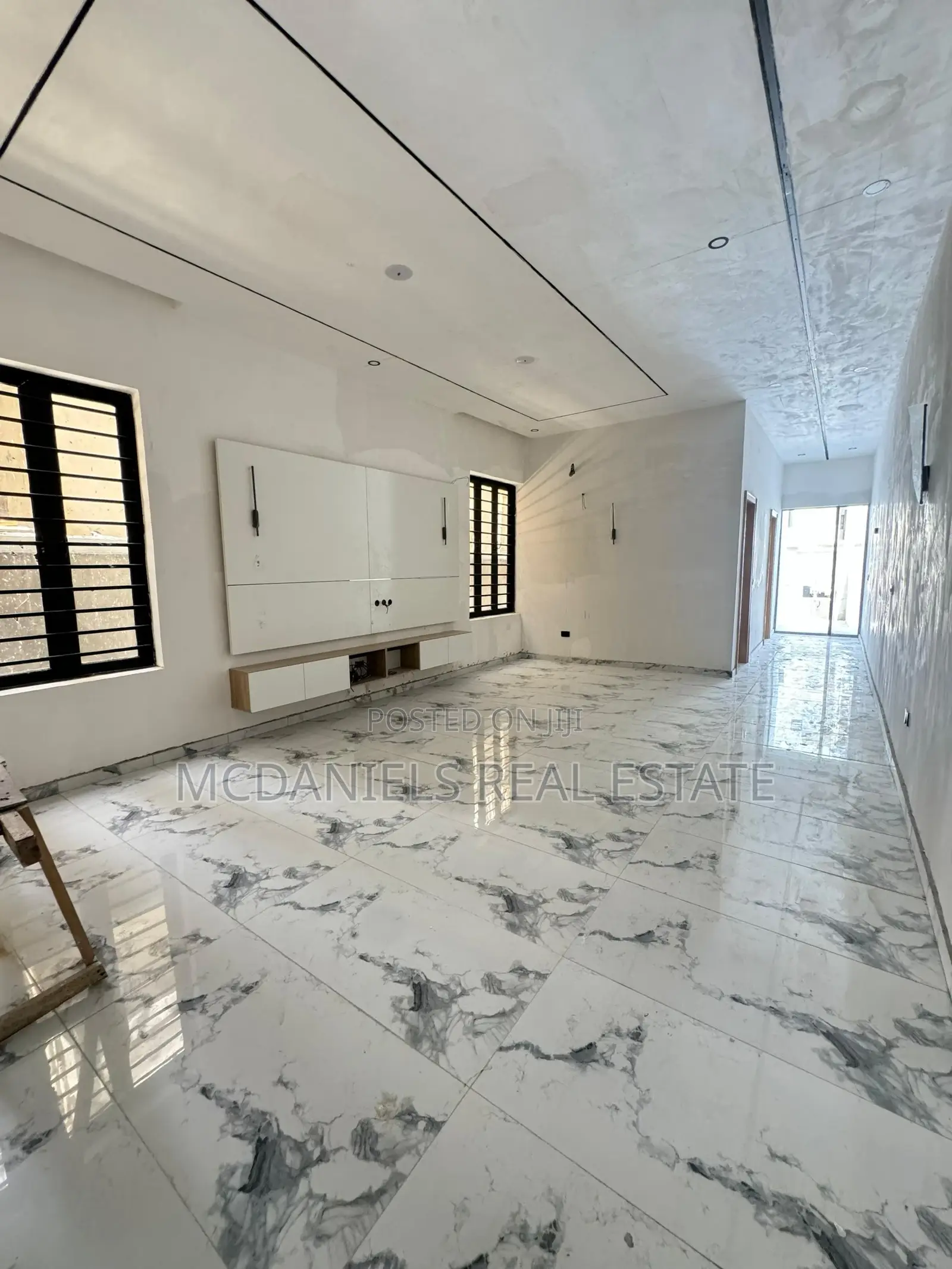 5bdrm Duplex in Ologolo for sale