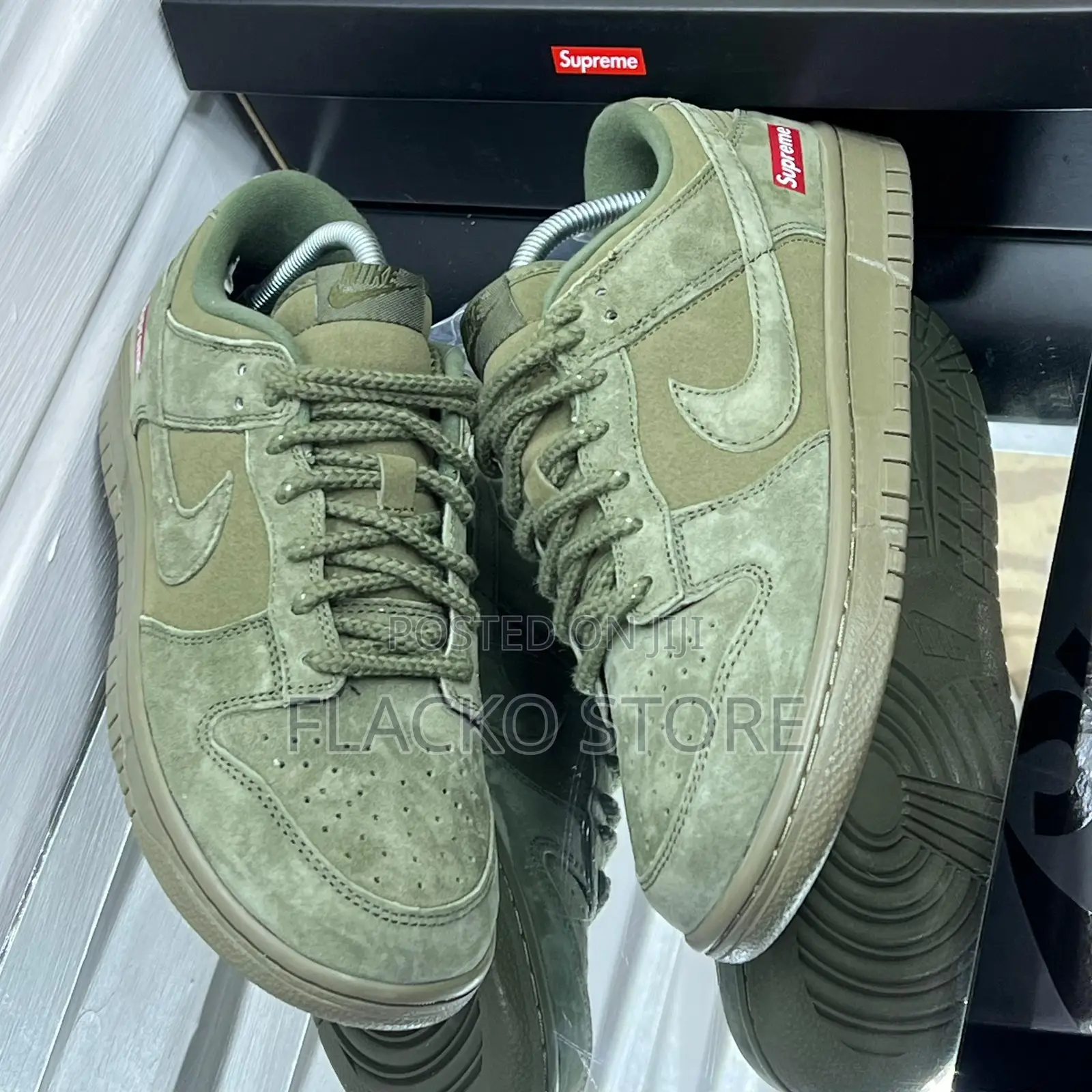 Original Supreme X Nike Sb Dunk Low Sneakers