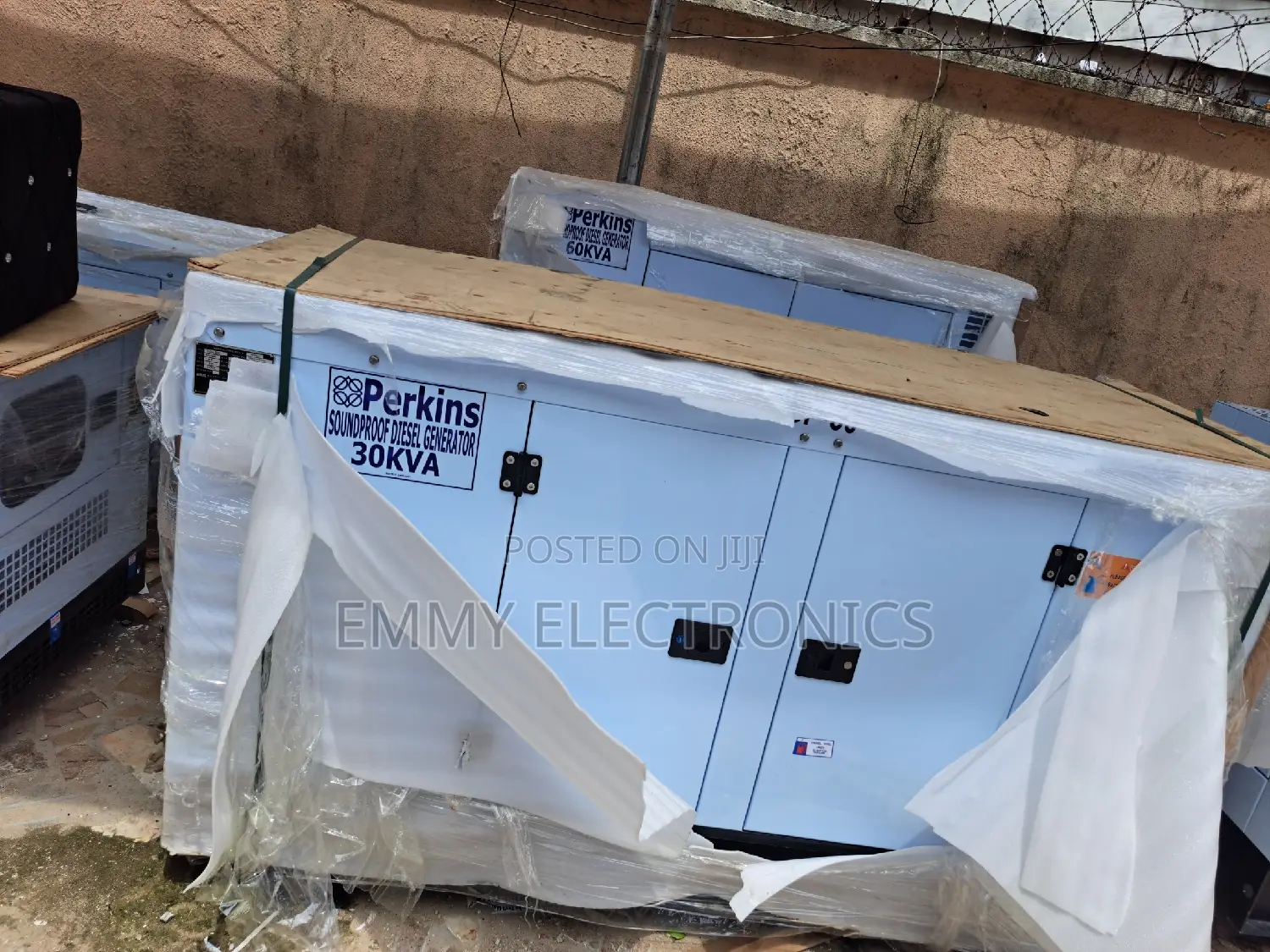 Perkins Diesel Soundproof Generator Model Sp30kva 100% Coppe
