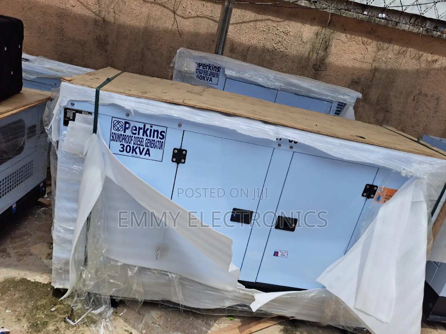 ♤♤Sp30kva Perkins Diesel Soundproof Generator 100% Copper