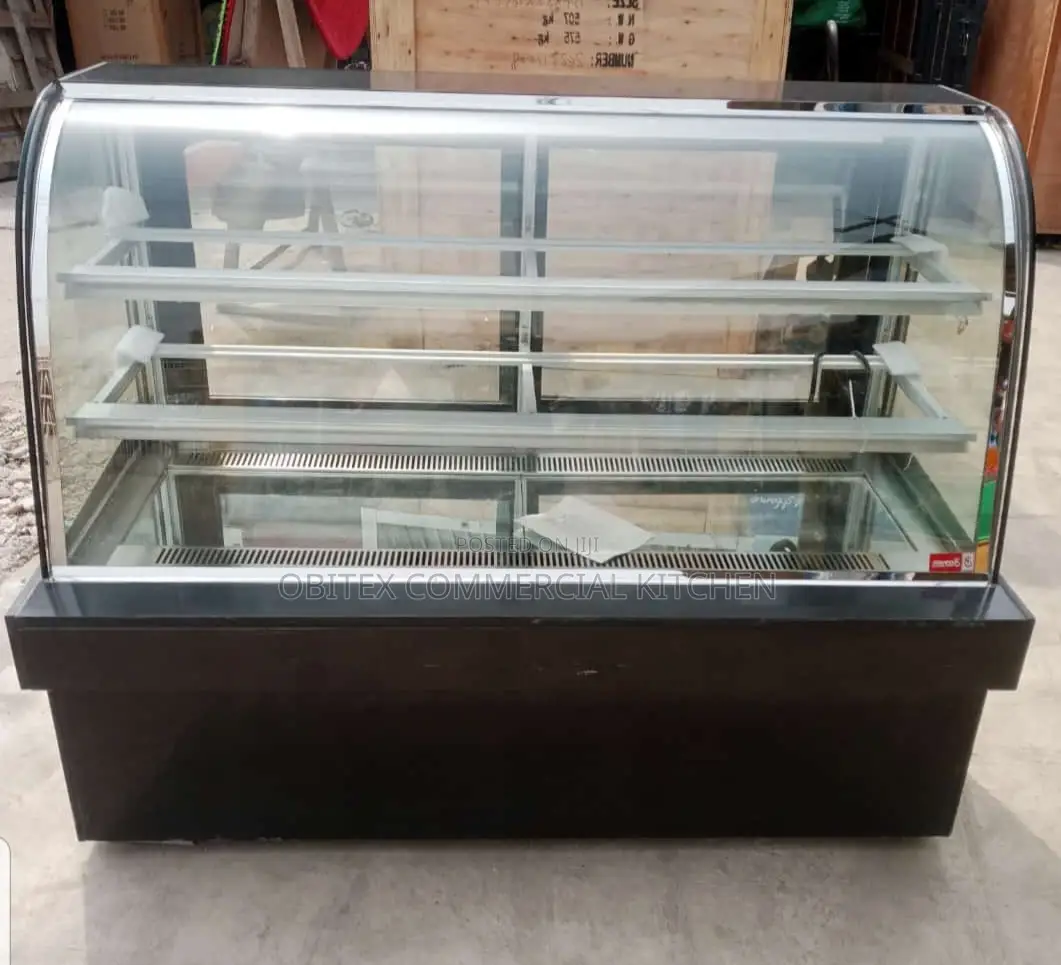 Industrial Standing 5feets Cake Chiller Machine Is Available