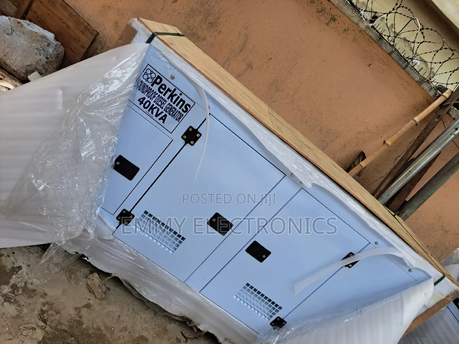 Perkins Diesel Soundproof Generator Model Sp40kva