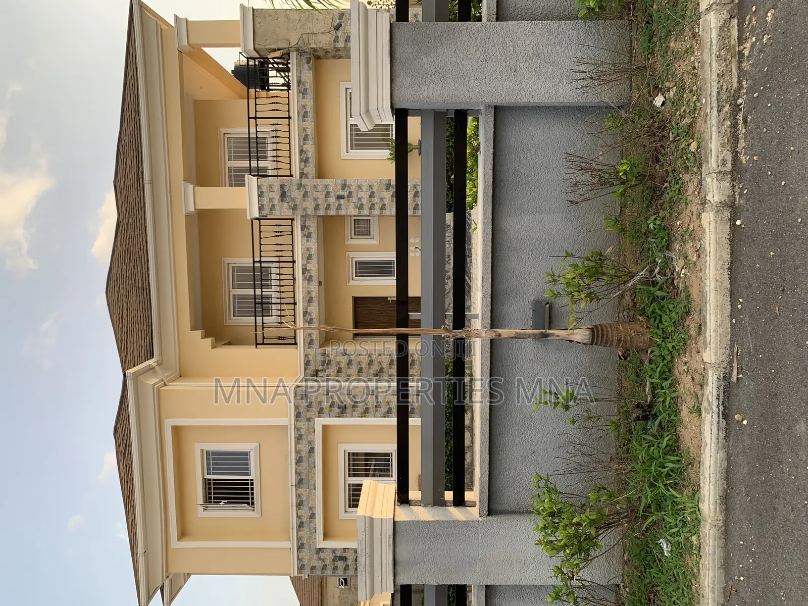 6bdrm Duplex in Queens Park 3 Estate, Lugbe District for sale