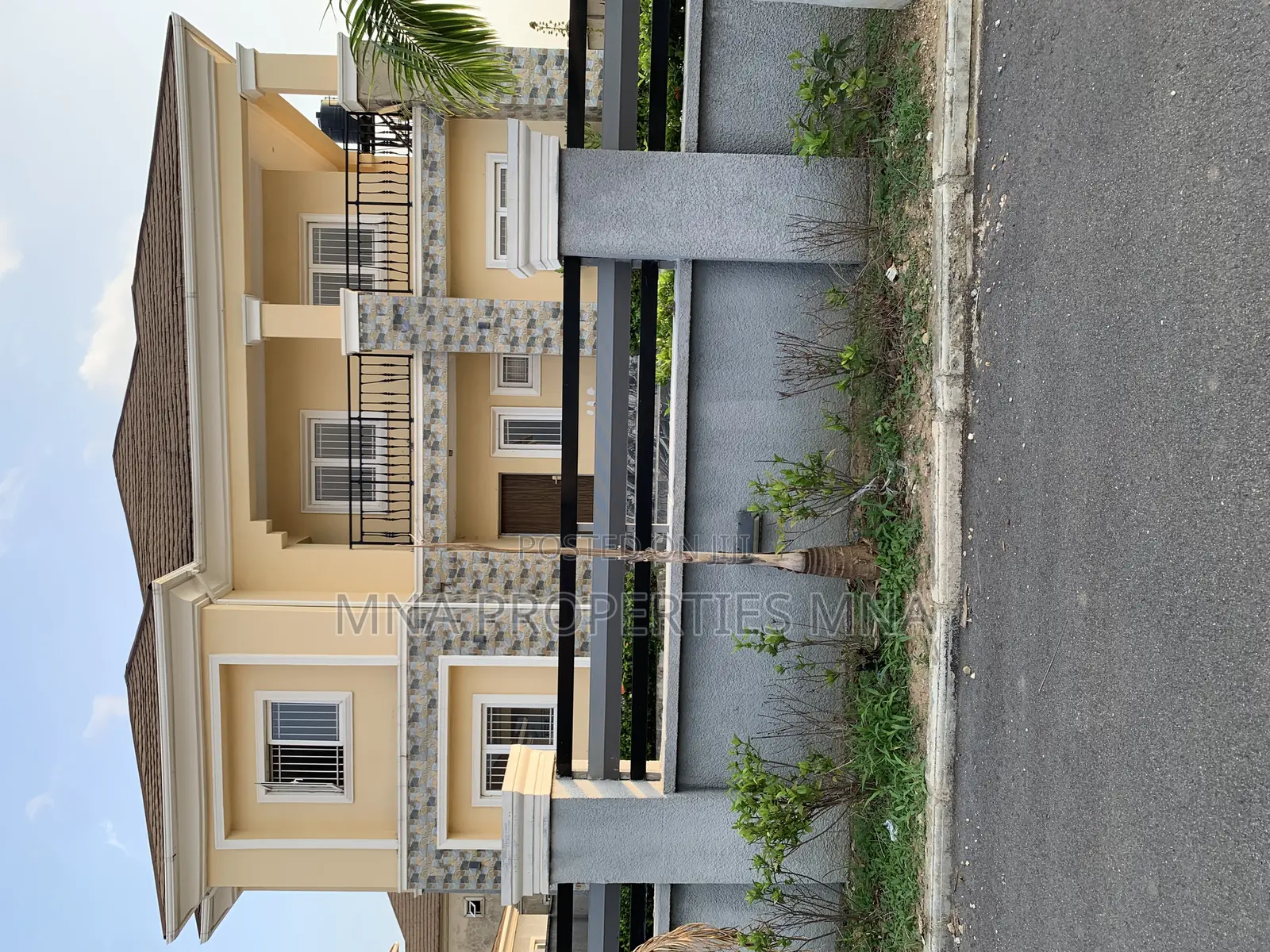 6bdrm Duplex in Queens Park 3 Estate, Lugbe District for sale