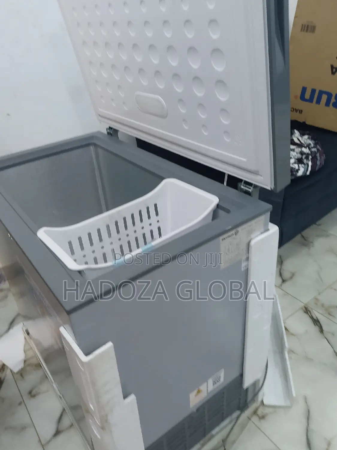 Skyrun Chest Freezer 200l With Cooling Fan