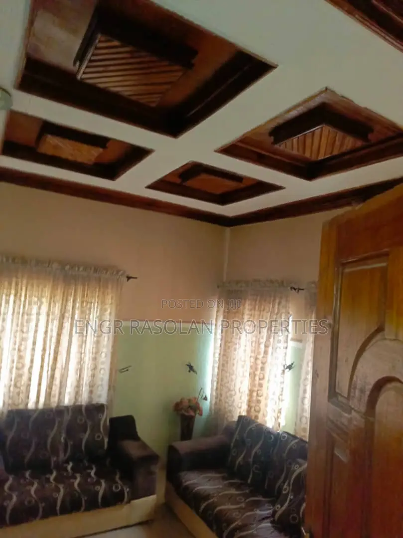 Furnished 4bdrm Bungalow in G.R.A, Ilorin South for sale