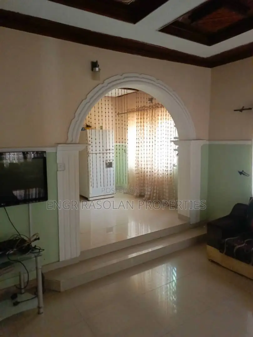 Furnished 4bdrm Bungalow in G.R.A, Ilorin South for sale