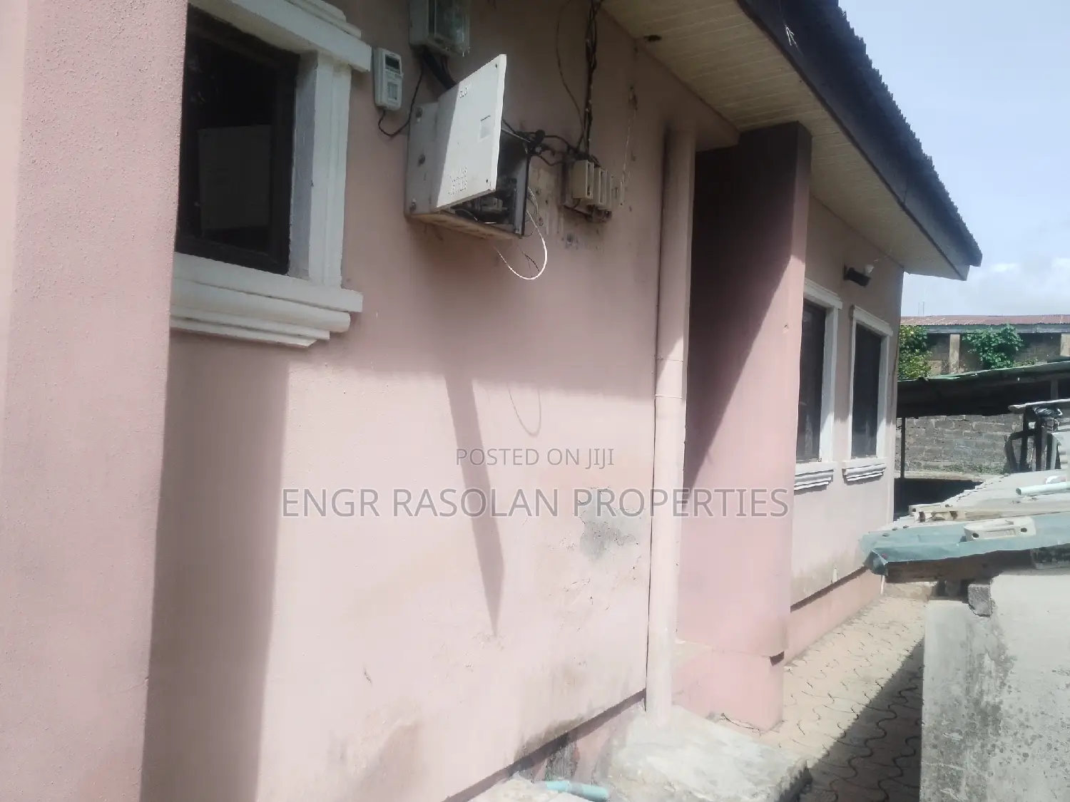 Furnished 4bdrm Bungalow in G.R.A, Ilorin South for sale