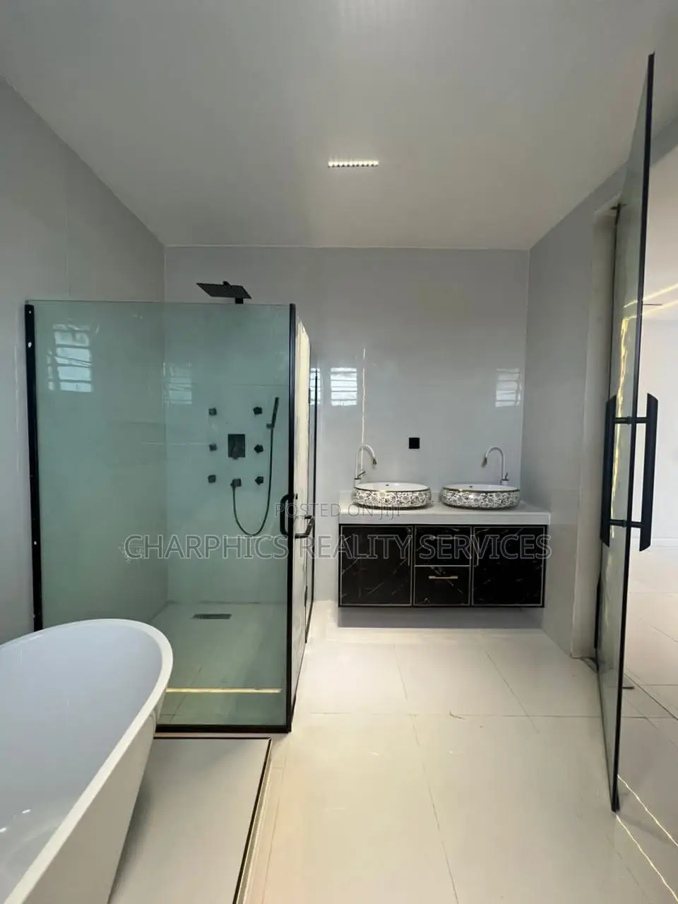 5bdrm Duplex in Lekki for sale