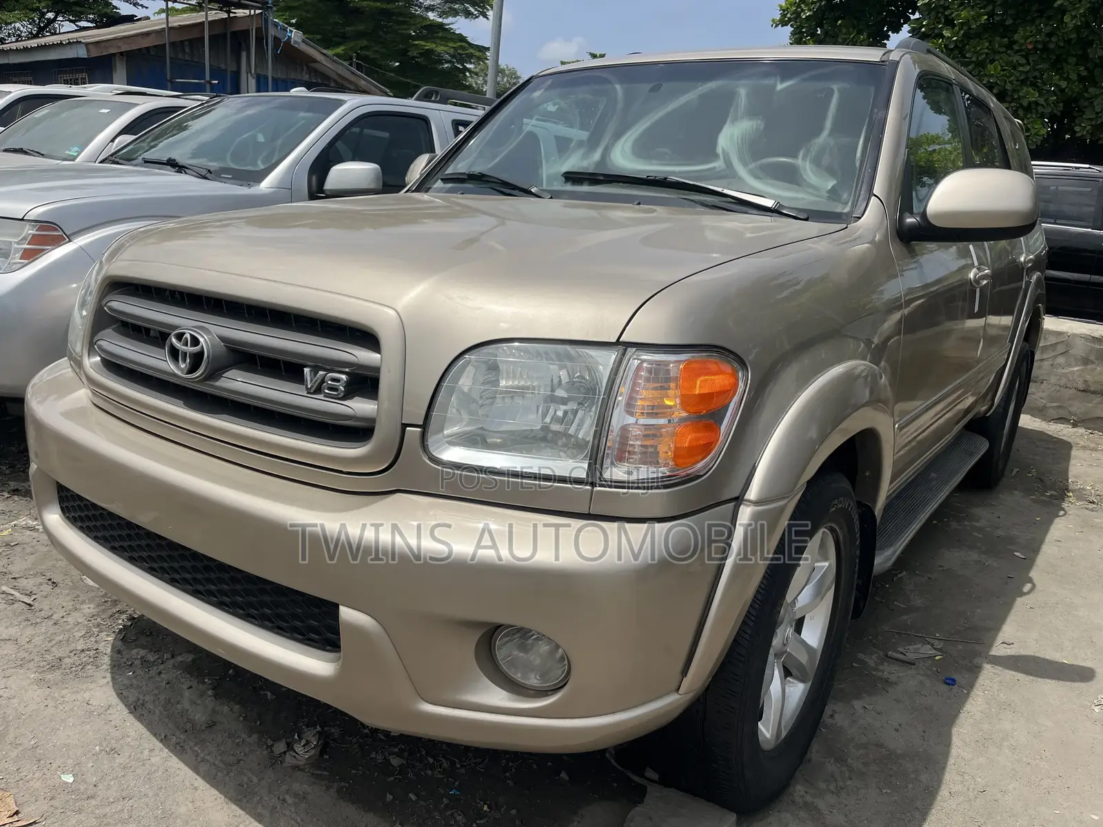 Toyota Sequoia 2004 Gold