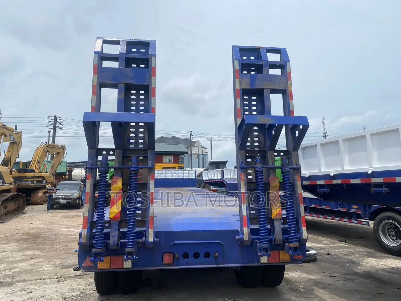 Low Bed Heavy Duty Truck 2016 Model