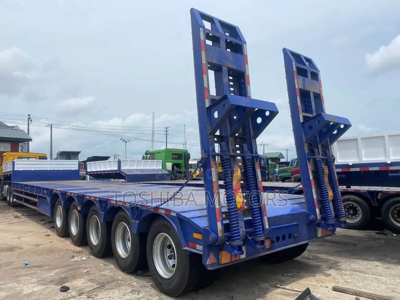 Low Bed Heavy Duty Truck 2016 Model