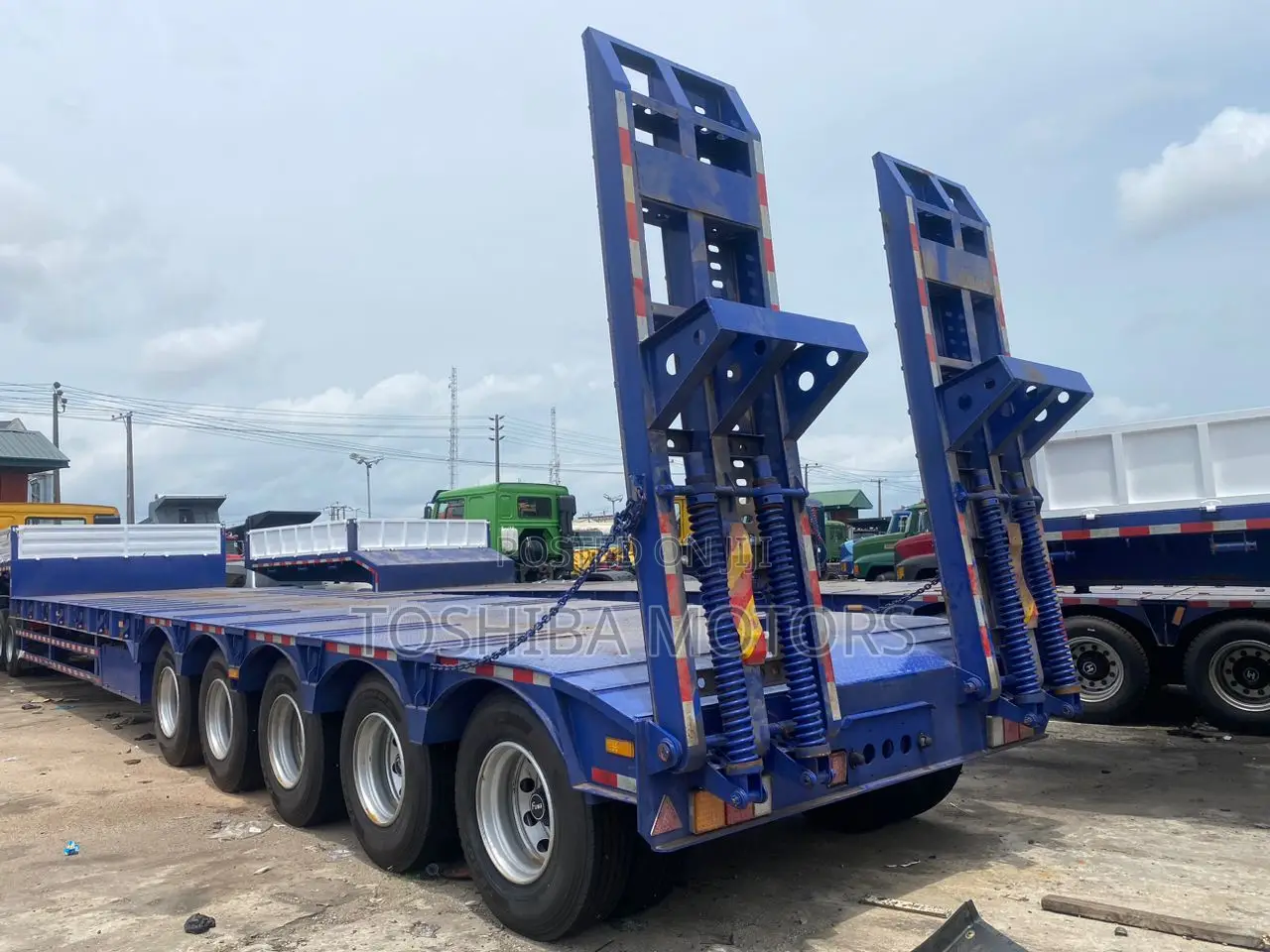 Low Bed Heavy Duty Truck 2016 Model