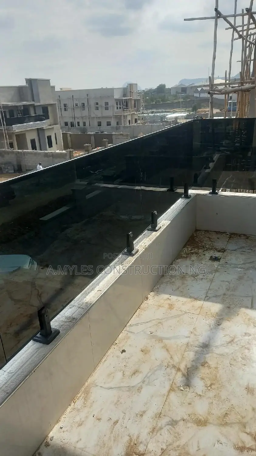 Black Glass Balcony Handrail