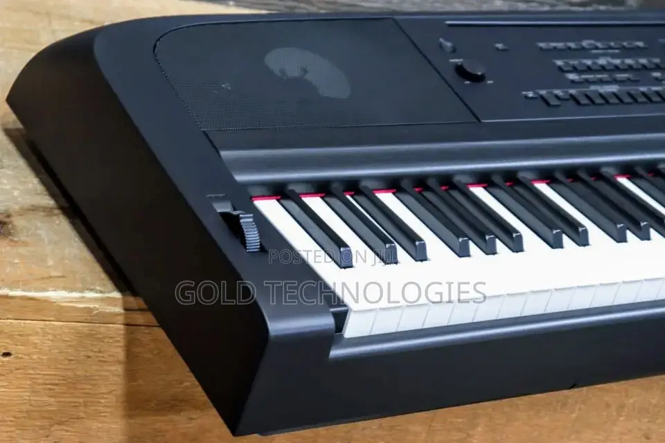 Yamaha Digital Piano, DGX 670 Portable 88 Keys Piano Stand