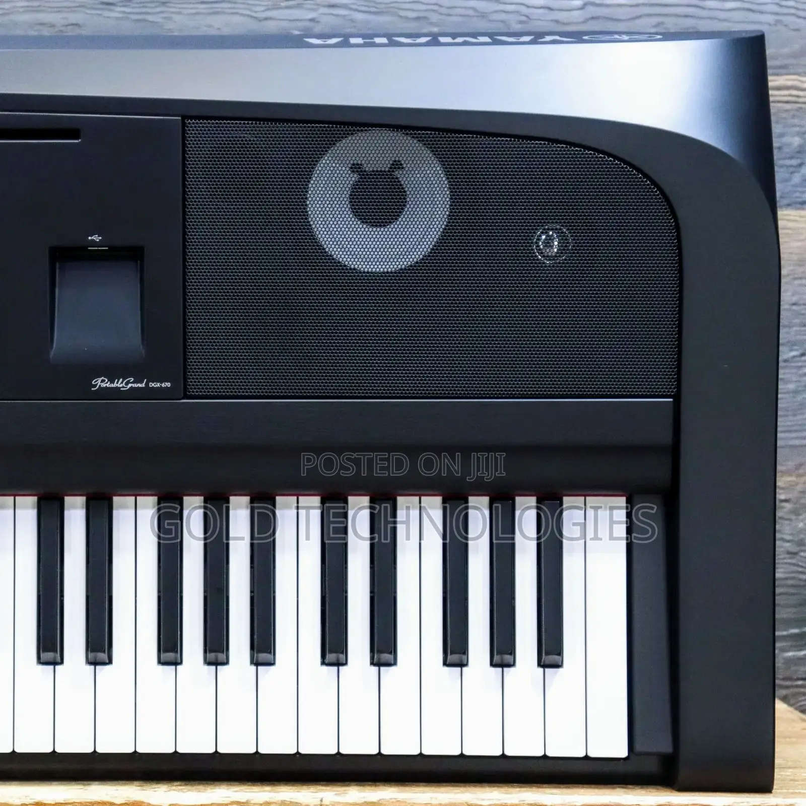 Yamaha Digital Piano, DGX 670 Portable 88 Keys Piano Stand