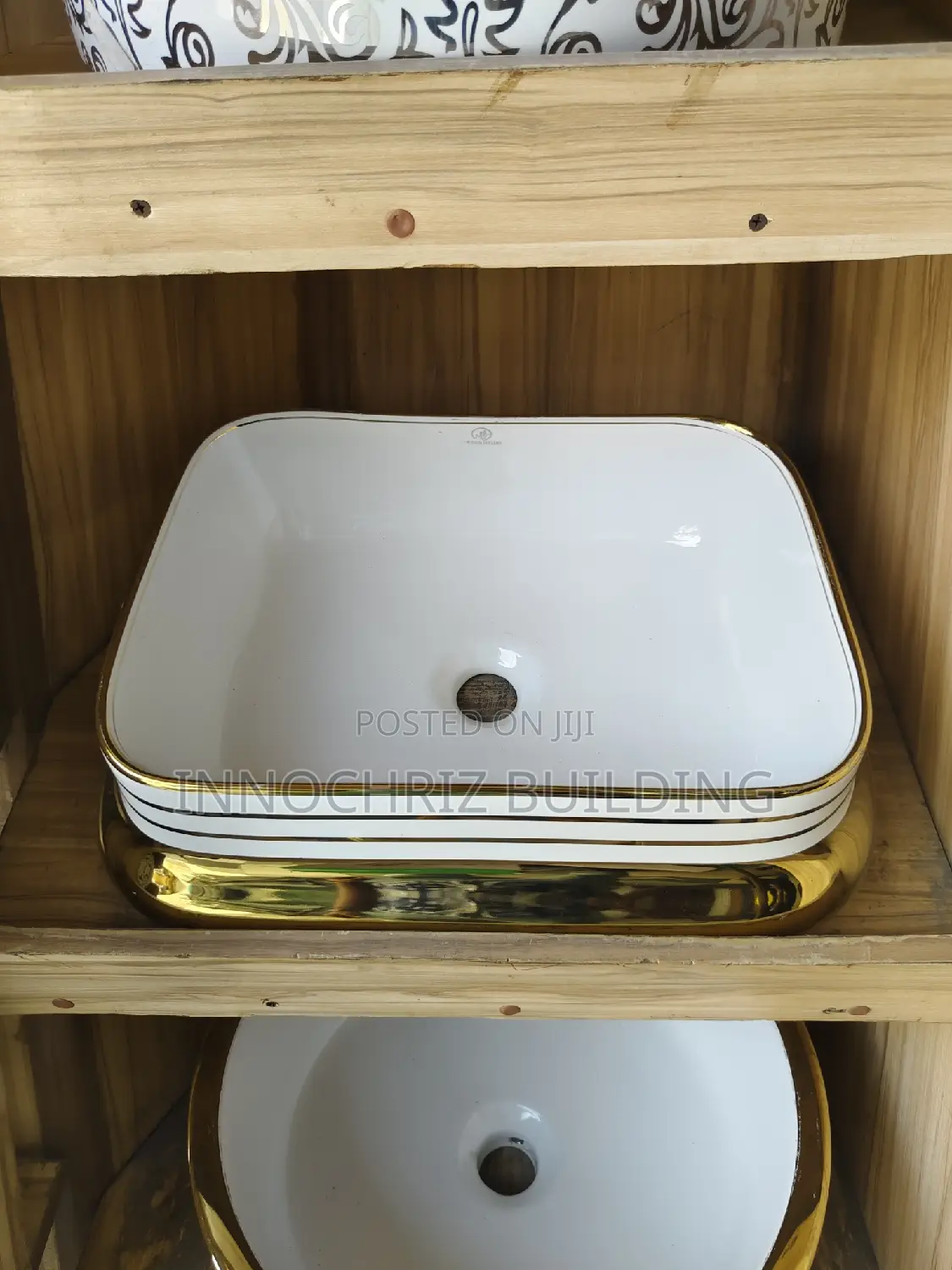 White And Gold Countertop Basin 002