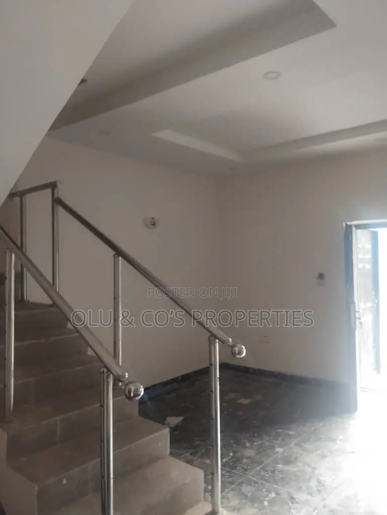 4bdrm Duplex in Palm Height Estate, Lugbe District for rent