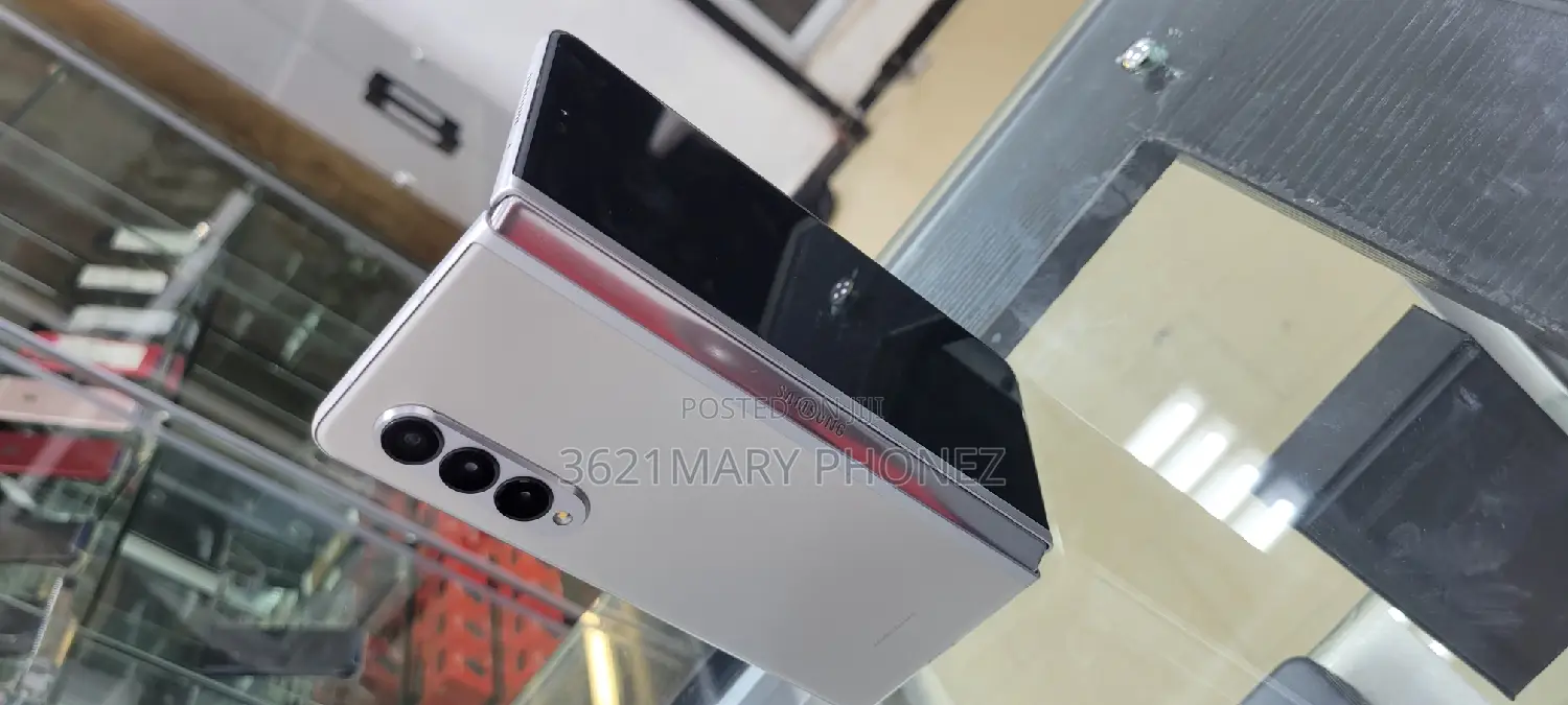 Samsung Galaxy Z Fold3 5G 256 GB Gold
