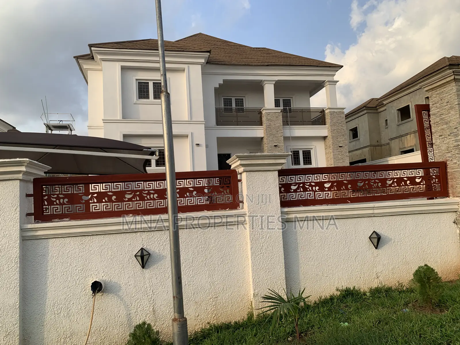 5bdrm Duplex in Queens Parks Estate, Lugbe District for sale