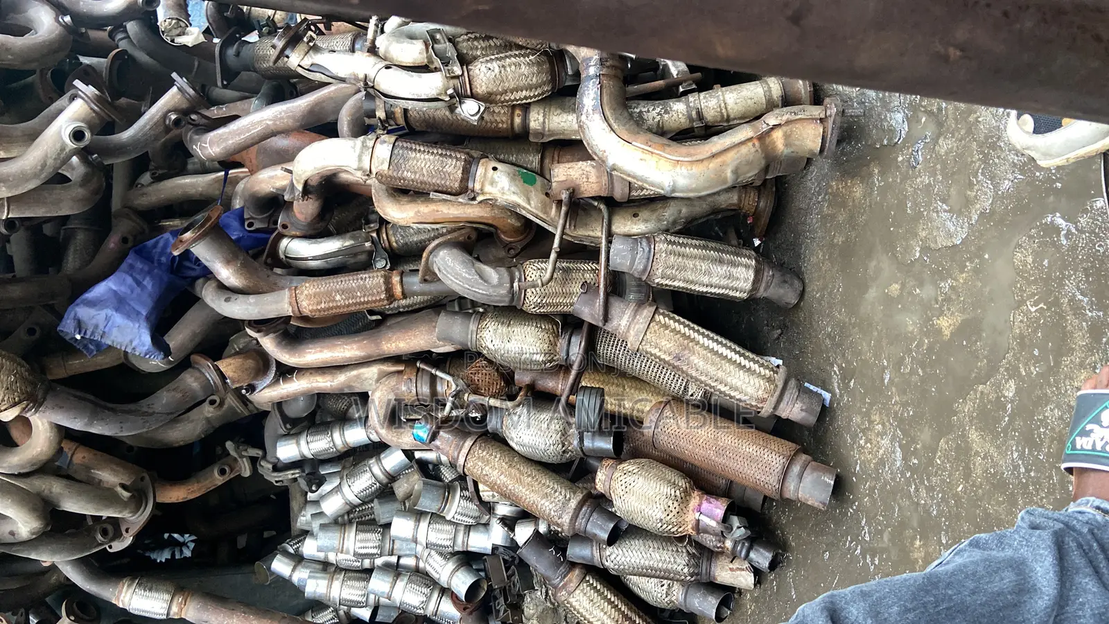 Catalyst in All Kinds of Ford Motors Sold With Warranty