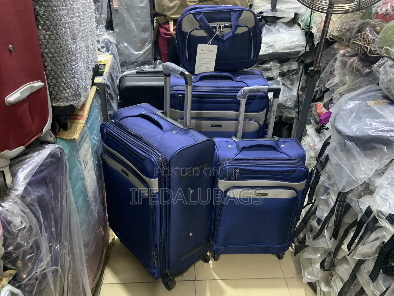 High Quality Stock Material Imported Travel Luggage With Kit