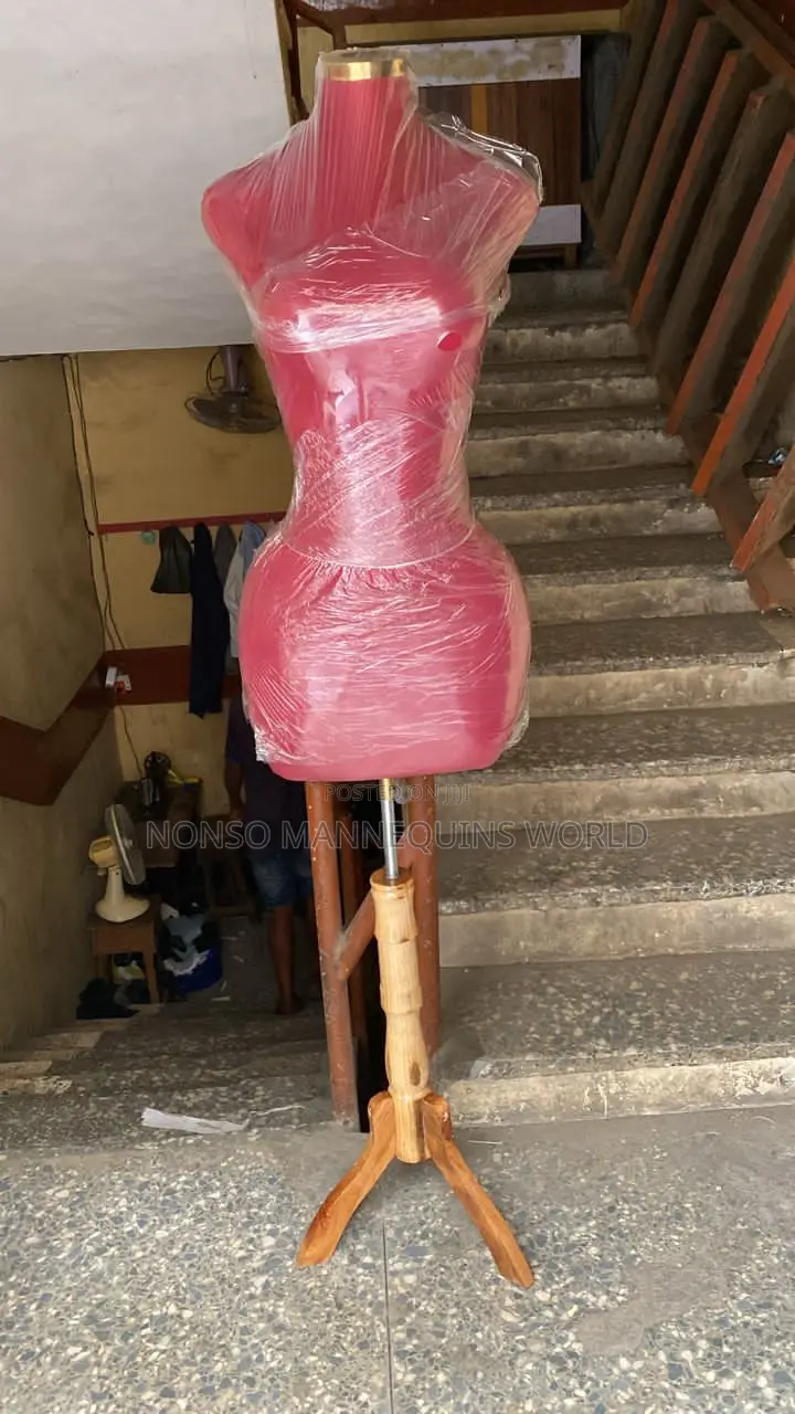 Big Hips Lipo Female Body Form With Wooden Base