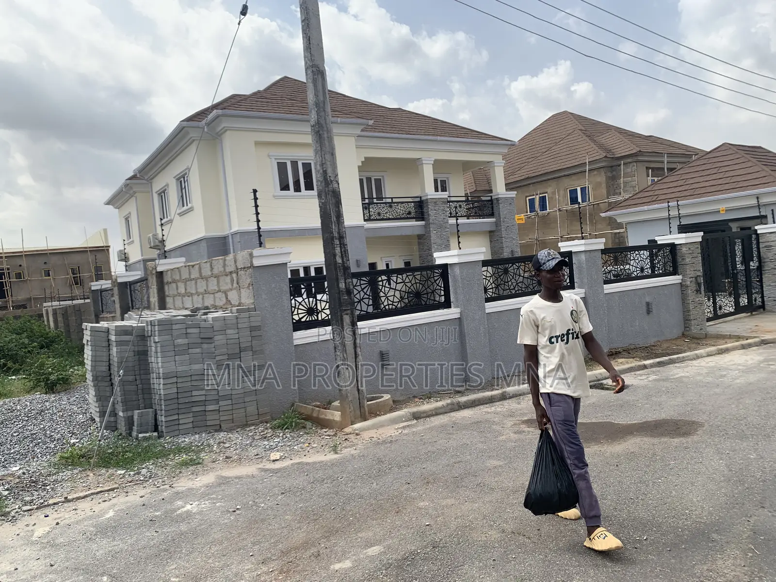 Furnished 5bdrm Duplex in Queens Park 3 Estate, Lugbe District for sale